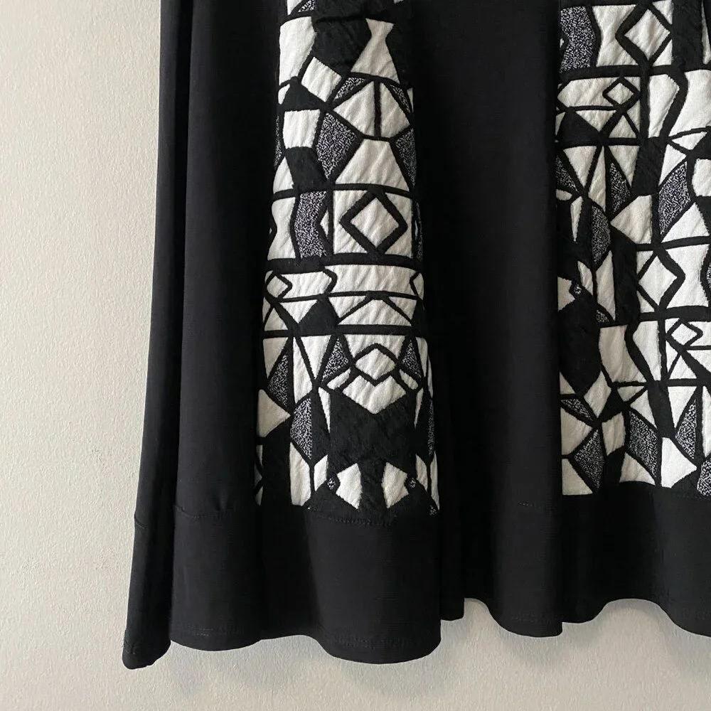 Marallis Collection Black White Geometric Pattern Skirt - Picture 6 of 10